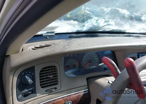 2004 Mercury Grand Marquis Gs z USA, uszkodzony, nr VIN 2MEFM74W04X683314